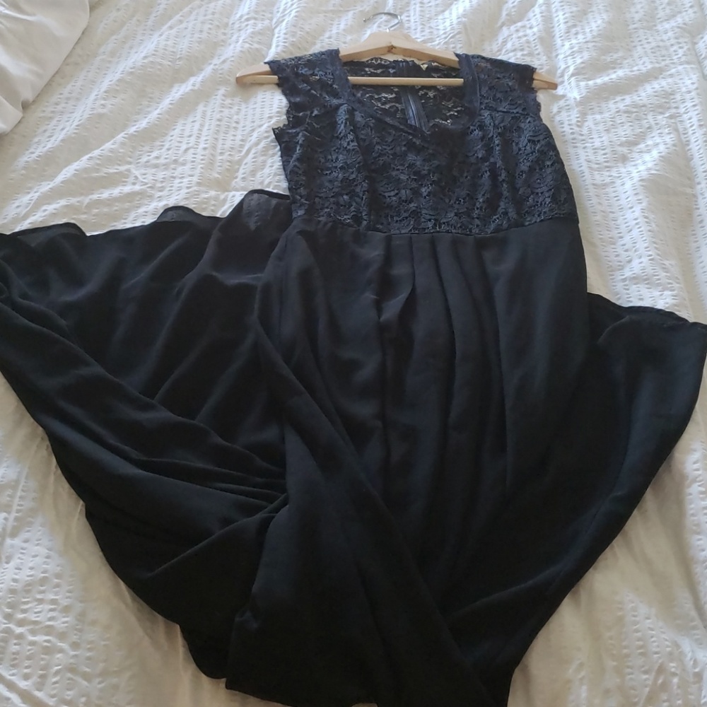 Dress - Picture 2 of 4